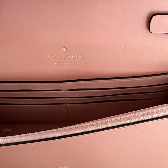 Kate Spade Pink🩷 Crossbody / Purse Pink 💓with Some Gold✨️ - Picture 7 of 10